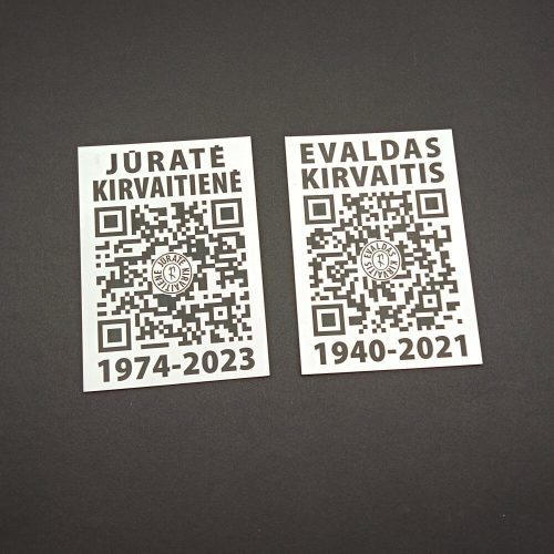 antkapio-paminklo-lenteles-su-qr-kodu