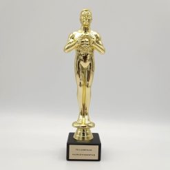 Auksinės spalvos Oskaro stiliaus statulėlė su personalizuota lentele