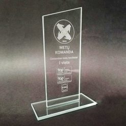 Stiklinė statulėlė su Lidl metų nominacijos graviravimu