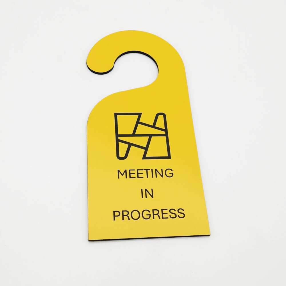 pakabukas-ant-duru-rankenos-meeting-is-in-progress