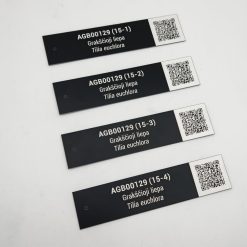 Lazeriu graviruotos metalinės lentelės su QR kodais