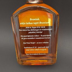 originalus-kvietimo-tekstas-i-bernvakari-graviruotas-ant-butelio