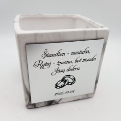 dovana-tevams-per-vestuves-vazonelis