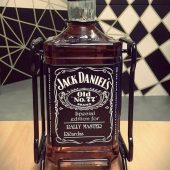 Trijų litrų „Jack Daniel’s“ butelis su graviūra