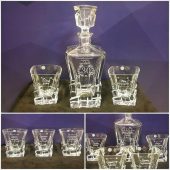Stiklinis grafinas ir taurelės su graviruotu ornamentu