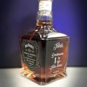 Lazeriu graviruotas „Jack Daniel’s“ butelis