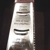 Metalinis tarkavimo įrankis su lazeriu graviruotu užrašu