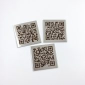 Lazeriu graviruotas QR kodas ant metalo