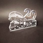 Skaidraus PMMA 20-mečio statulėlė UAB „Roldana“ su sunkvežimio atvaizdu