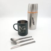 Lazeriu graviruotas termosas, metalinis puodelis ir stalo įrankiai su logotipais