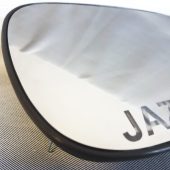 Automobilio veidrodėlio stiklas su lazeriu išgraviruotomis raidėmis